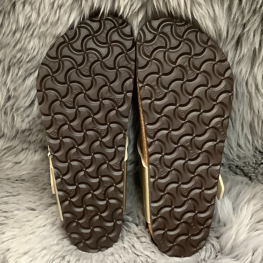 Birkenstock | Women's Gizeh BS Sandals | Gold | Various Sizes - Picture 6 of 6